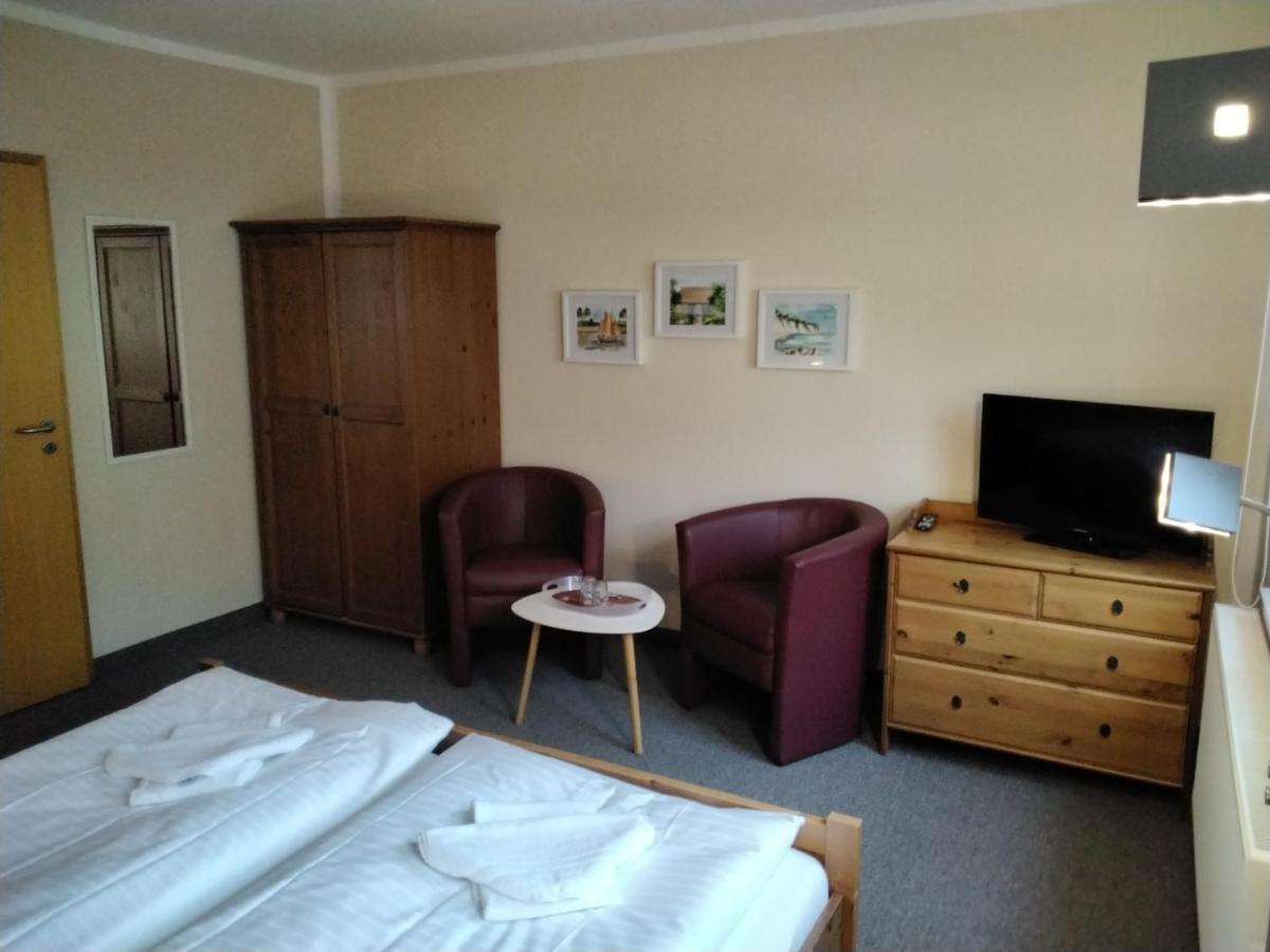 Hotel Am Weinbergschloss วาเริน ภายนอก รูปภาพ